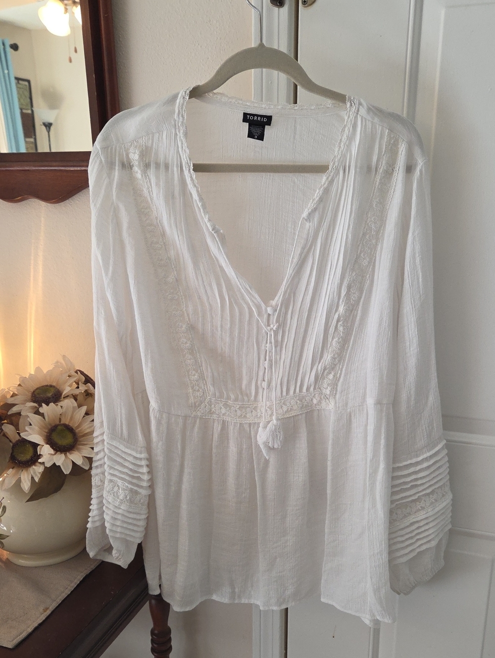 torrid White Boho Lace Pintuck Peasant Tunic